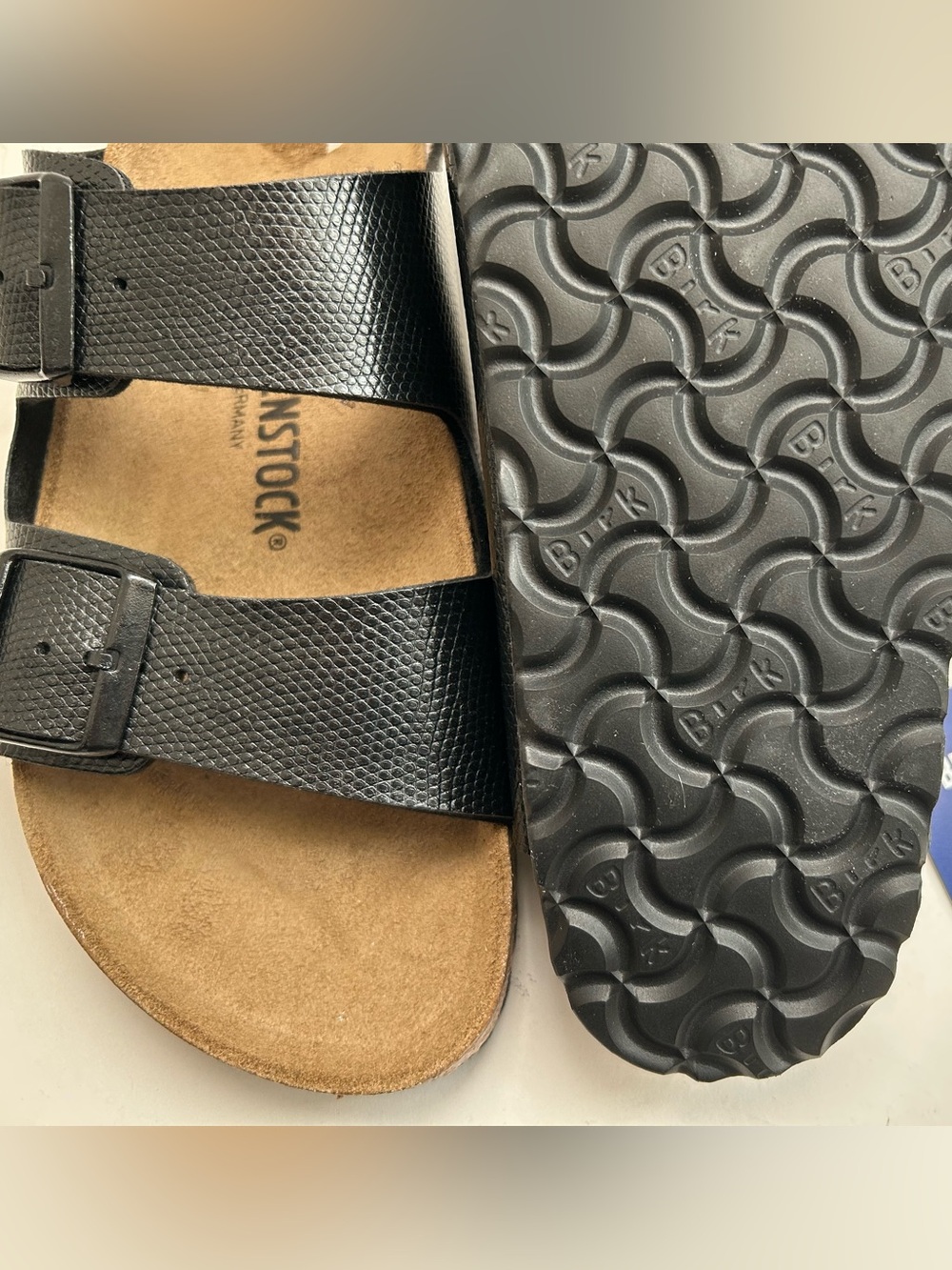 Birkenstock Sandals Black Faux Leather Arizona two strap adjustable sandals
EU40 - Picture 5 of 5